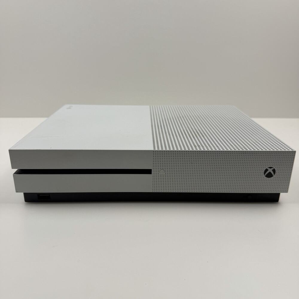 Microsoft XBOX One S Model 1681 (White) Turns On For Parts/Repair - HDMI Issue